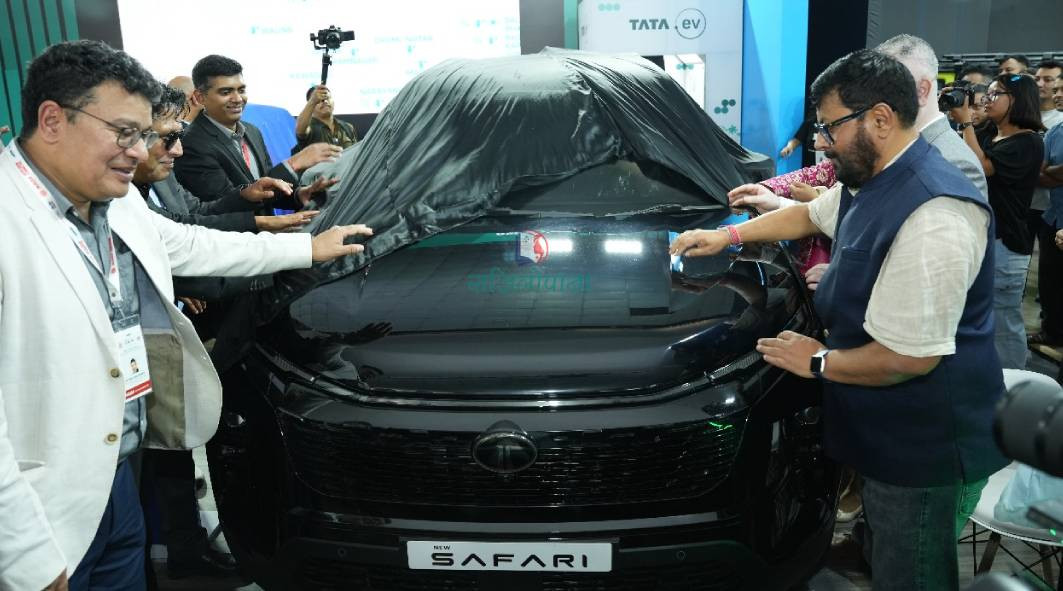 tata safari.jpg